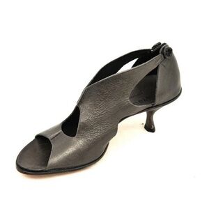 CYDWOQ Boomerang Hand Made Lagenlook Leather Open Toe Heels